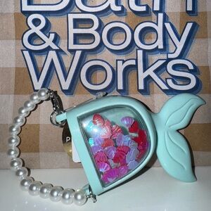 Disney Princess Limited Edition.
ARIEL Snapcase PocketBac Sanitizer Holder.